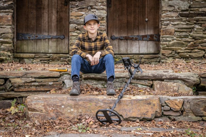 Nokta Triple Score Metalldetektor Pro mit gratis Accupoint und Beinholster